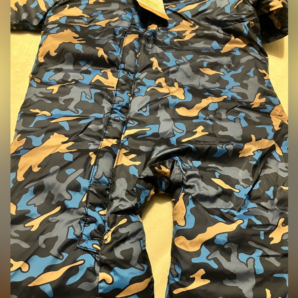 Reversible Columbia snowsuit/Sasquatch - Picture 2 of 7